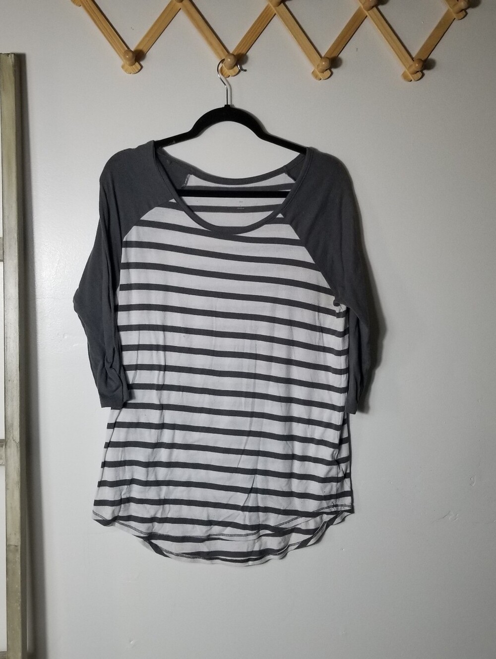SO WOMEN'S TUNIC BLOUSE GRAY AND WHITE SIZE XL